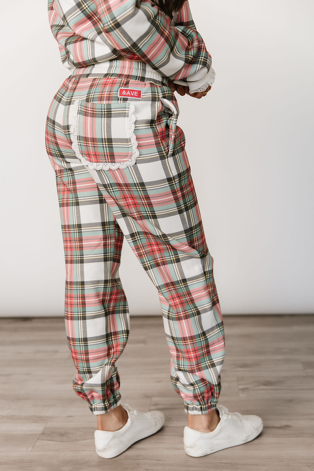 Comfort Zone Joggers - Warm Wishes