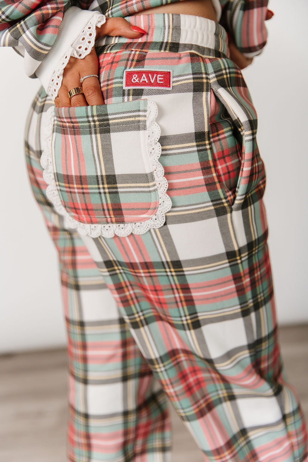 Comfort Zone Joggers - Warm Wishes